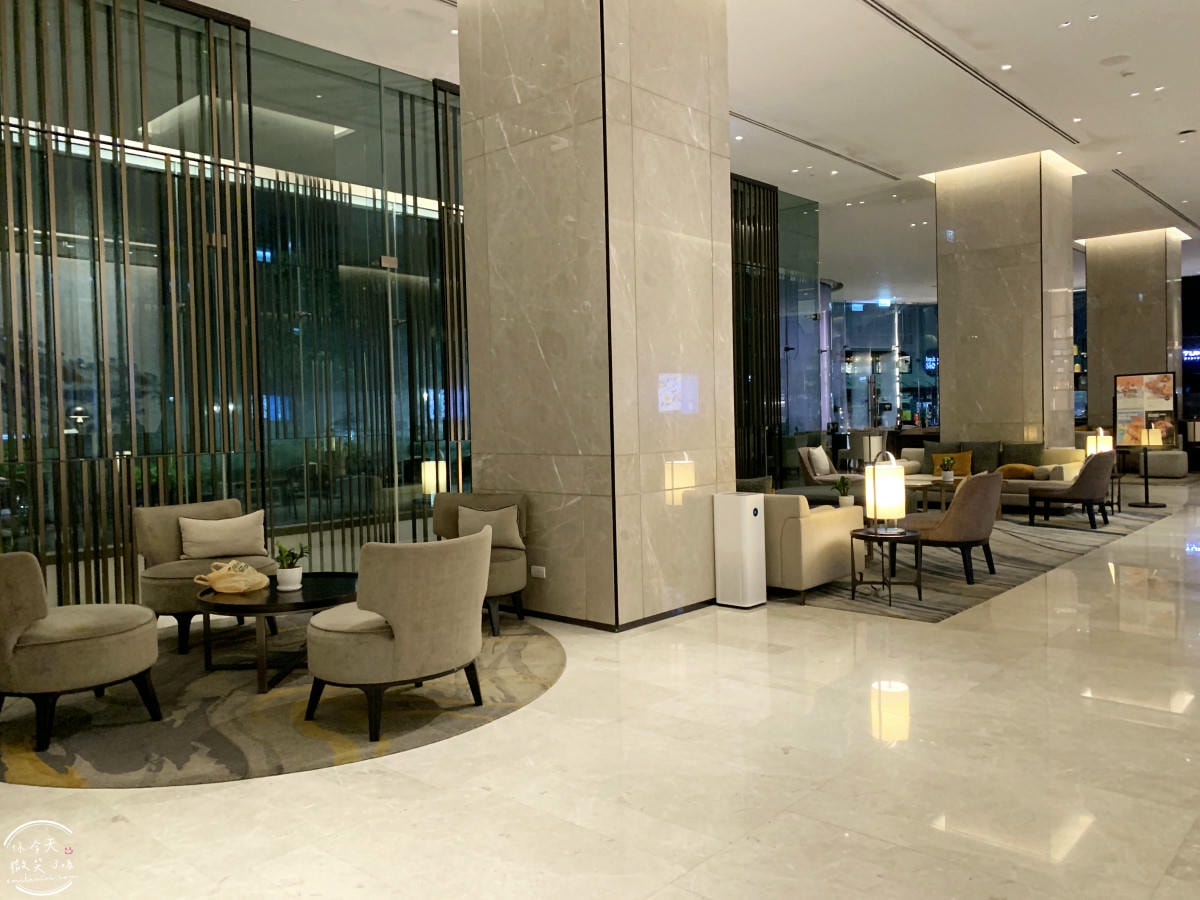 曼谷住宿推薦∥曼谷素坤逸卡爾頓酒店(Carlton Hotel Sukhumvit)行政客房(Executive Room)︱游泳池、健身房、早餐、行政酒廊︱五星服務、交通超方便!曼谷Asok站,近Terminal 21 Asok - 第6張圖