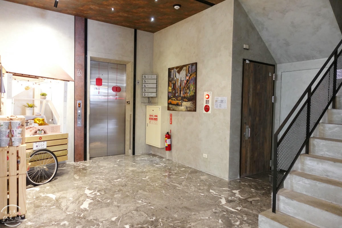 台南住宿推薦∥台南行旅 Hotel Leisure Tainan-OINN 巷弄潮旅,設計系旅店!雙人房、四人房、背包房各種房型開箱︱走路5分鐘到武聖夜市,台南中西區住宿心得 - 第12張圖