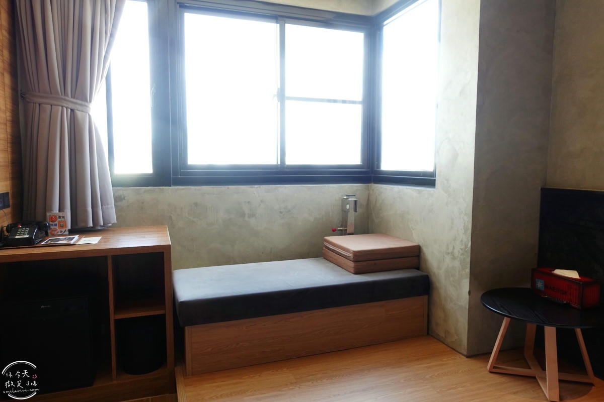 台南住宿推薦∥台南行旅 Hotel Leisure Tainan-OINN 巷弄潮旅,設計系旅店!雙人房、四人房、背包房各種房型開箱︱走路5分鐘到武聖夜市,台南中西區住宿心得 - 第60張圖