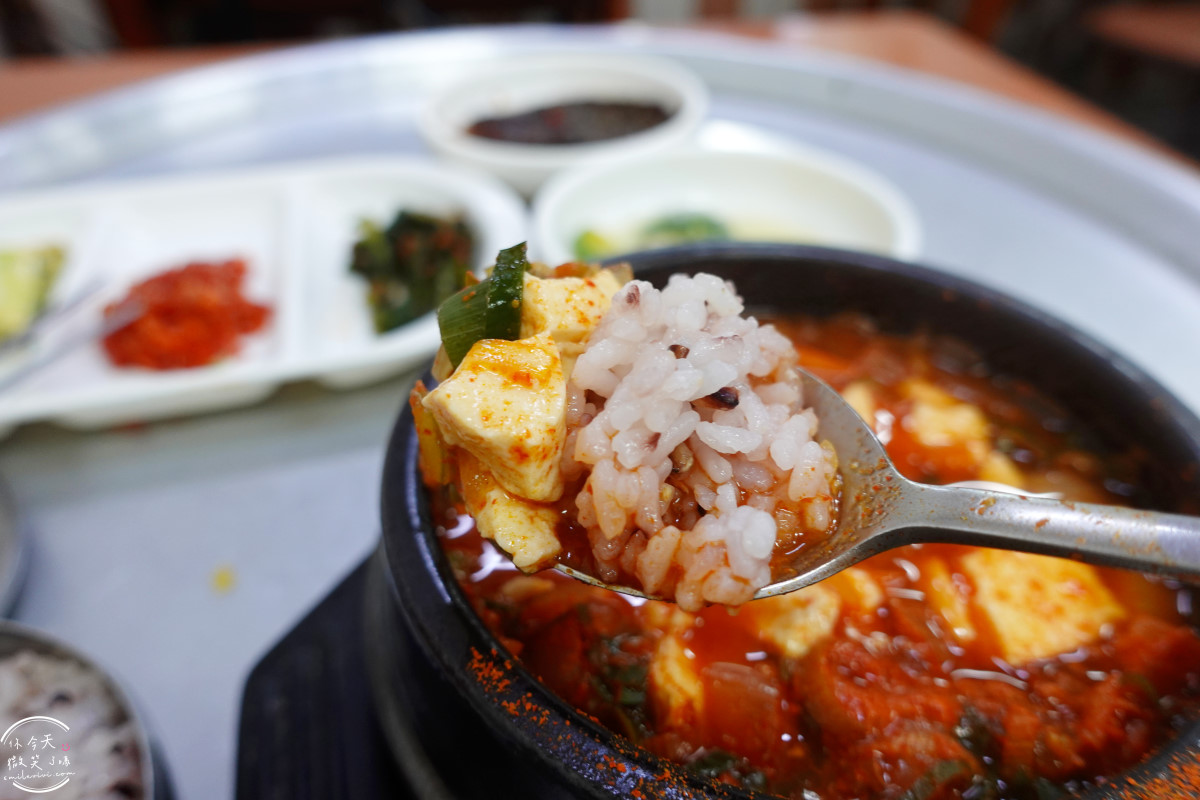 釜山西面美食推薦∥泰山豆腐鍋(태산순두부),來釜山不能錯過的鍋物︱海鮮豆腐鍋必點,螃蟹、蝦子、魷魚通通入鍋,暖到心坎裡的辣湯︱釜山平價在地人西面必吃推薦! - 第21張圖 taesan