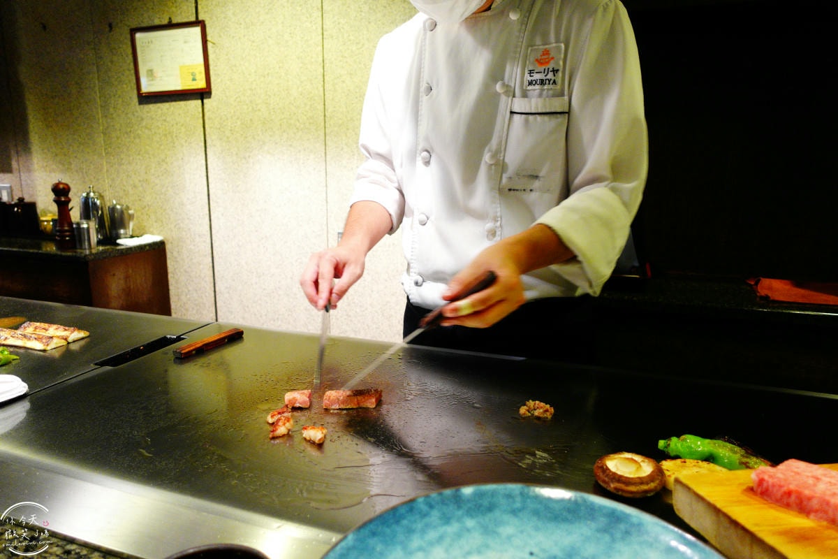 神戶牛排推薦∥Mouriya三宮店,三宮站附近超人氣鐵板燒︱神戶牛極上沙朗牛排,商業午餐CP值高,老饕必訪神戶經典牛排店,菜單、價位到口感,一次看懂這家百年老店!超過140年 - 第39張圖 Mouriya
