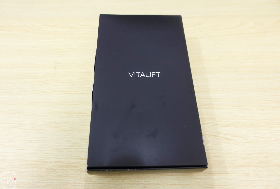 日本熱銷∥Panasonic Vitalift RF EH-SR86 美容儀,使用心得與真實評價︱臉部拉提、抗老、清潔一次搞定︱搭配app日本官方with Panasonic Beauty紀錄︱松下提拉護理面部儀 - 第2張圖 EH-SR86