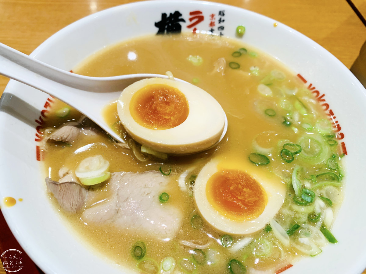 大阪平價拉麵推薦∥橫綱拉麵PLATPLAT堺店(ラーメン横綱),免費青蔥吃到飽,平價濃厚豚骨湯頭心得︱人氣連鎖拉麵店,老牌拉麵品牌︱大阪堺市餐廳推薦 - 第16張圖