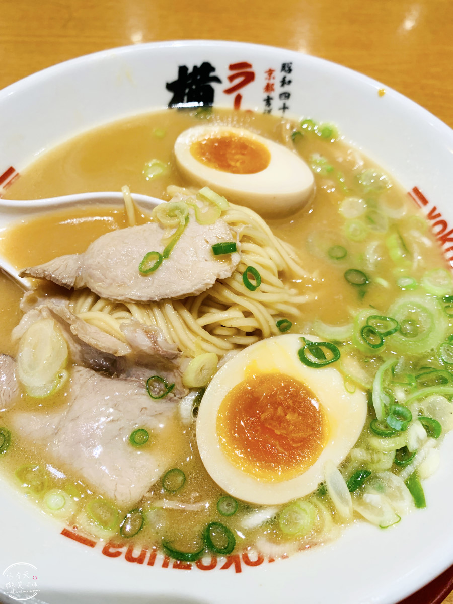 大阪平價拉麵推薦∥橫綱拉麵PLATPLAT堺店(ラーメン横綱),免費青蔥吃到飽,平價濃厚豚骨湯頭心得︱人氣連鎖拉麵店,老牌拉麵品牌︱大阪堺市餐廳推薦 - 第19張圖