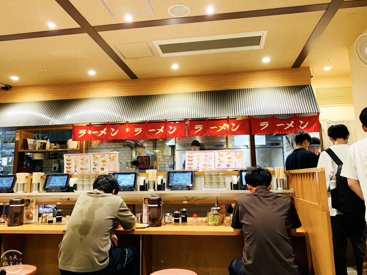 大阪平價拉麵推薦∥橫綱拉麵PLATPLAT堺店(ラーメン横綱),免費青蔥吃到飽,平價濃厚豚骨湯頭心得︱人氣連鎖拉麵店,老牌拉麵品牌︱大阪堺市餐廳推薦 - 第5張圖
