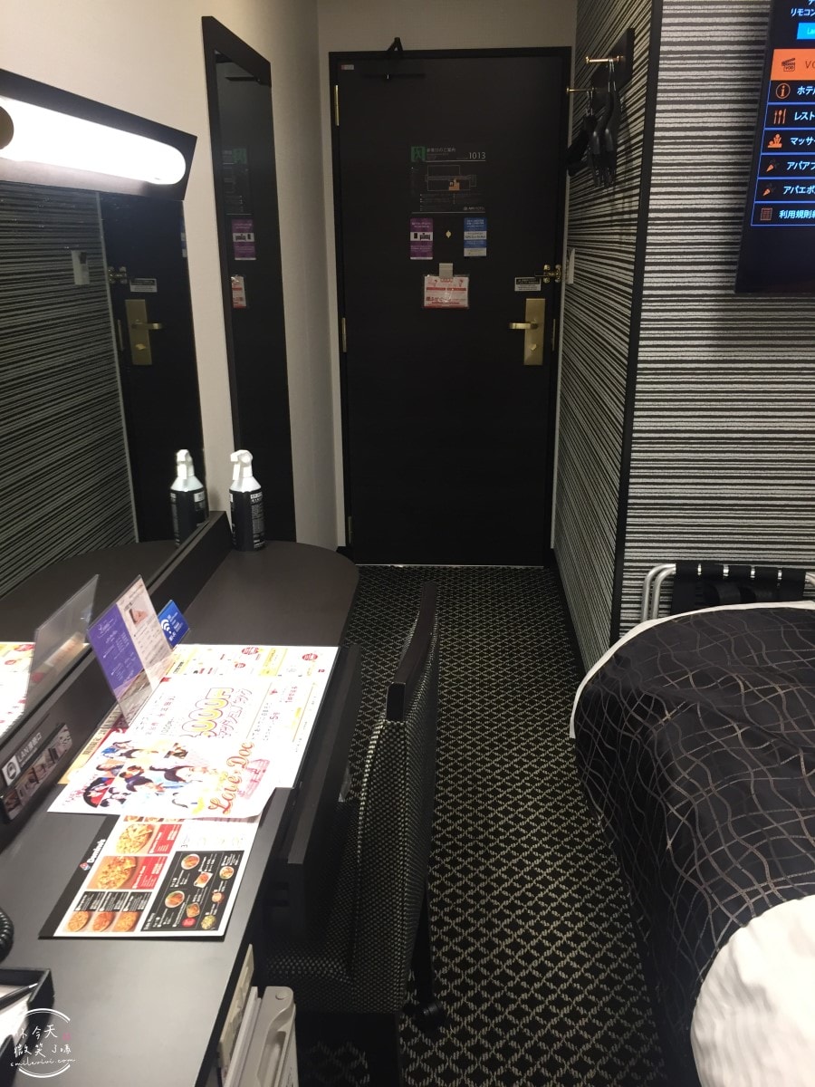 大阪住宿體驗∥APA HOTEL新大阪南(アパホテル 新大阪駅南)No.276︱單人房型設計精巧,含早餐,價格昂貴︱乾淨安靜的住宿選擇︱近JR新大阪站,搭新幹線超省時 - 第21張圖