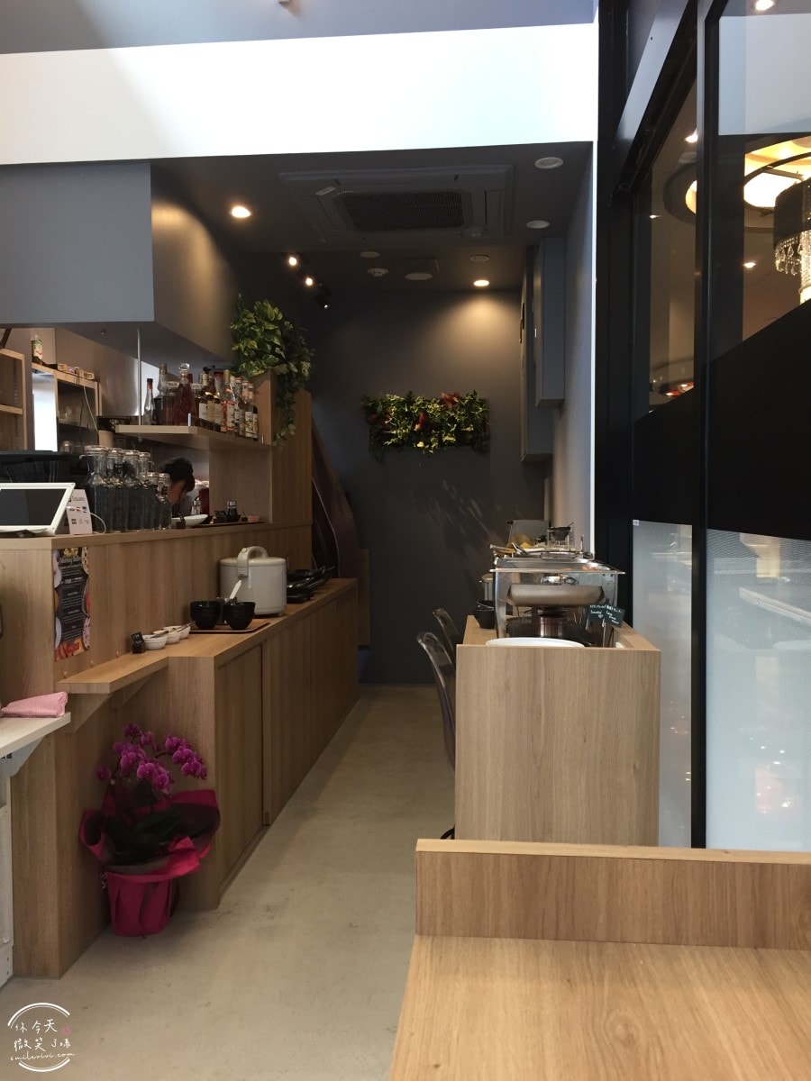 大阪住宿體驗∥APA HOTEL新大阪南(アパホテル 新大阪駅南)No.276︱單人房型設計精巧,含早餐,價格昂貴︱乾淨安靜的住宿選擇︱近JR新大阪站,搭新幹線超省時 - 第47張圖