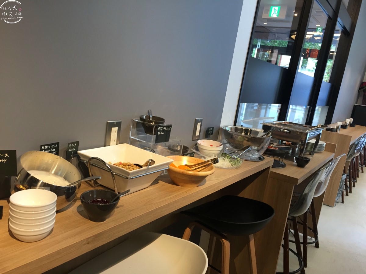 大阪住宿體驗∥APA HOTEL新大阪南(アパホテル 新大阪駅南)No.276︱單人房型設計精巧,含早餐,價格昂貴︱乾淨安靜的住宿選擇︱近JR新大阪站,搭新幹線超省時 - 第48張圖
