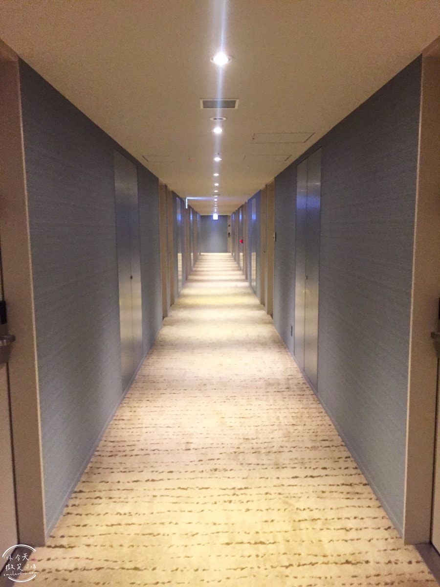 沖繩國際通住宿推薦∥那霸格拉斯麗飯店(Hotel Gracery Naha),兩小床房型完整開箱︱國際通正中間,逛街購物超方便!地點絕佳、購物超方便,也有停車場 - 第13張圖