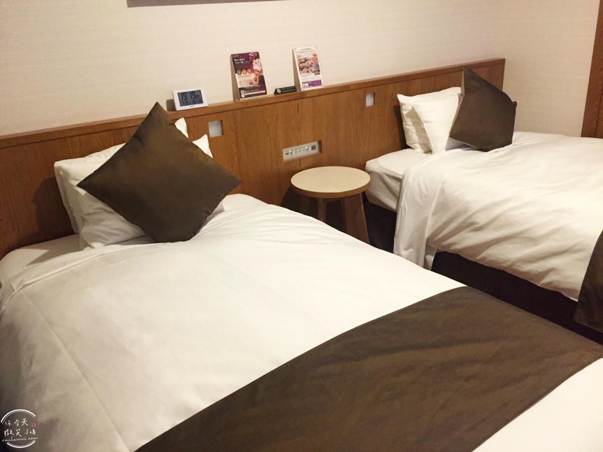 沖繩國際通住宿推薦∥那霸格拉斯麗飯店(Hotel Gracery Naha),兩小床房型完整開箱︱國際通正中間,逛街購物超方便!地點絕佳、購物超方便,也有停車場 - 第19張圖