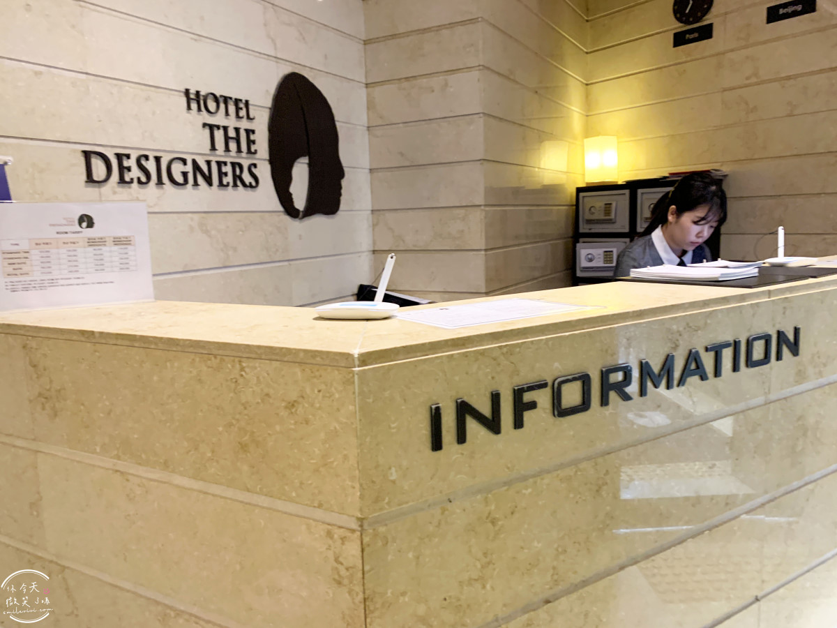 弘大飯店首選∥弘大設計師飯店(Hotel The Designers Hongdae),鄰近地鐵與商圈超方便︱雙人床,有浴缸可泡澡,簡約乾淨︱交通方便、環境舒適、CP值超高的首爾住宿推薦 - 第11張圖 Hotel The Designers Hongdae