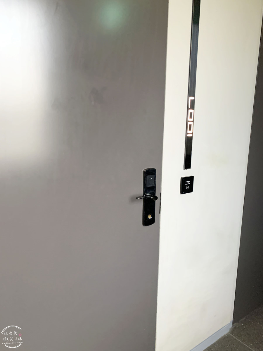 弘大飯店首選∥弘大設計師飯店(Hotel The Designers Hongdae),鄰近地鐵與商圈超方便︱雙人床,有浴缸可泡澡,簡約乾淨︱交通方便、環境舒適、CP值超高的首爾住宿推薦 - 第17張圖 Hotel The Designers Hongdae