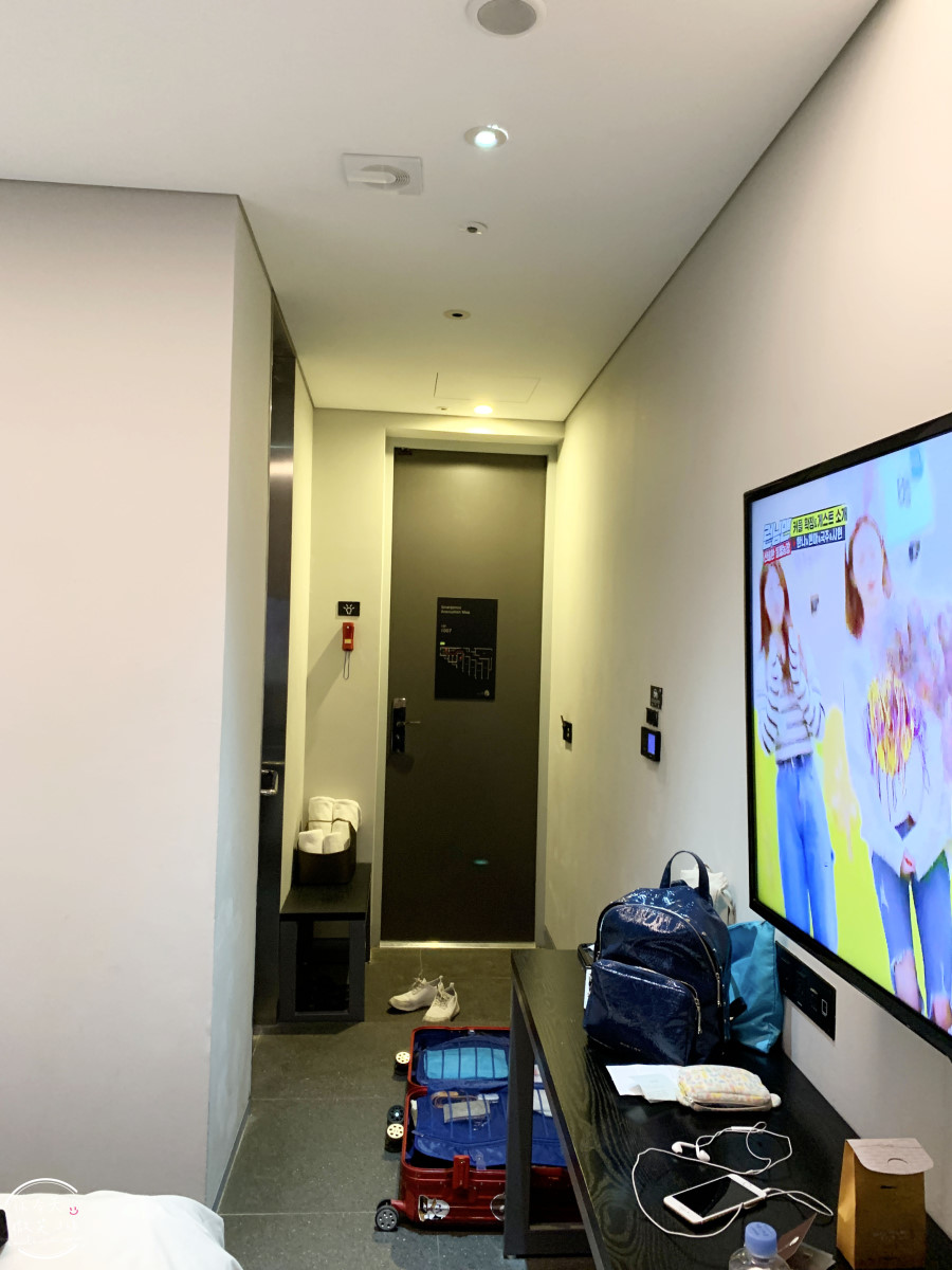 弘大飯店首選∥弘大設計師飯店(Hotel The Designers Hongdae),鄰近地鐵與商圈超方便︱雙人床,有浴缸可泡澡,簡約乾淨︱交通方便、環境舒適、CP值超高的首爾住宿推薦 - 第19張圖 Hotel The Designers Hongdae