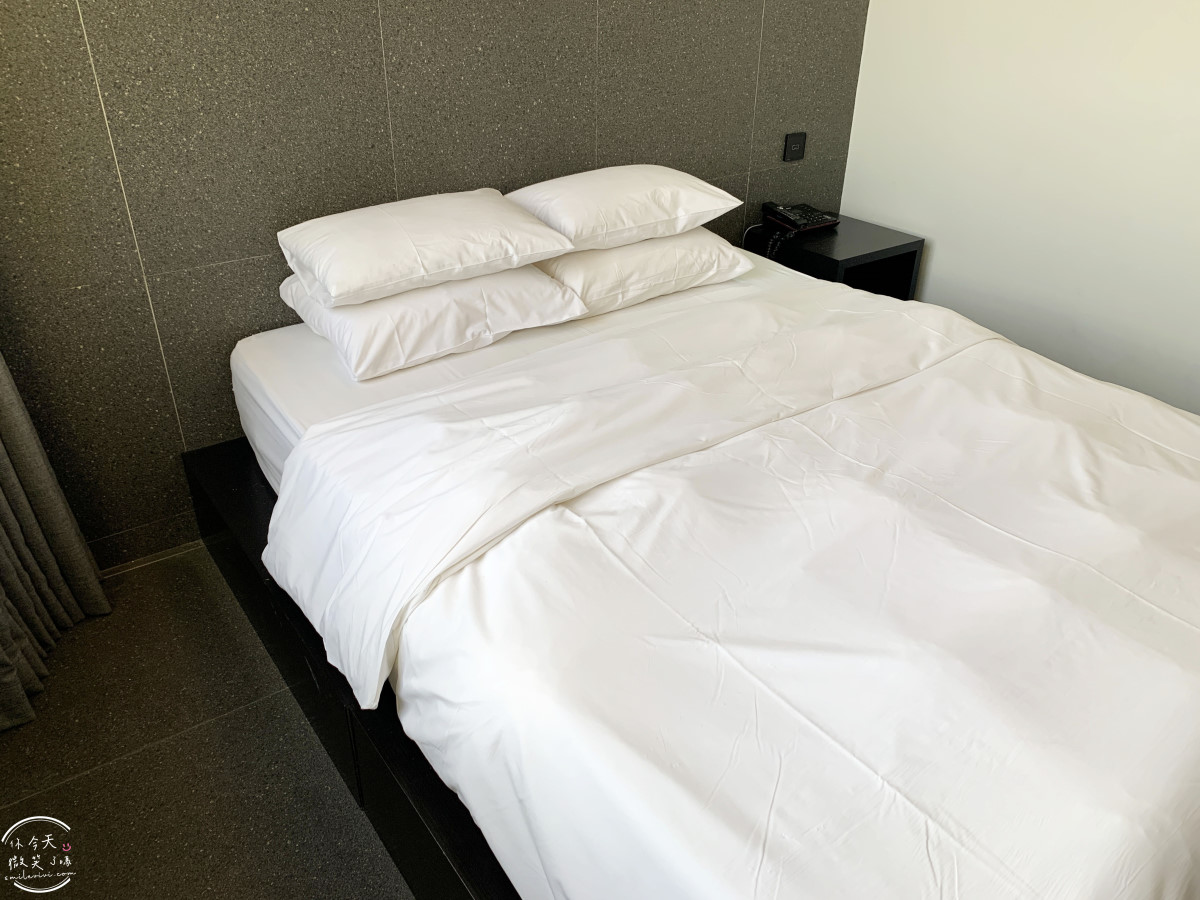 弘大飯店首選∥弘大設計師飯店(Hotel The Designers Hongdae),鄰近地鐵與商圈超方便︱雙人床,有浴缸可泡澡,簡約乾淨︱交通方便、環境舒適、CP值超高的首爾住宿推薦 - 第21張圖 Hotel The Designers Hongdae