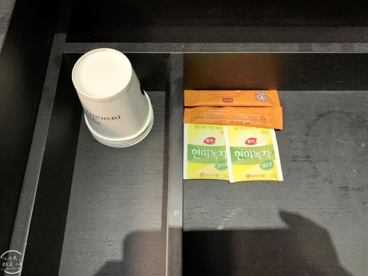 弘大飯店首選∥弘大設計師飯店(Hotel The Designers Hongdae),鄰近地鐵與商圈超方便︱雙人床,有浴缸可泡澡,簡約乾淨︱交通方便、環境舒適、CP值超高的首爾住宿推薦 - 第31張圖 Hotel The Designers Hongdae