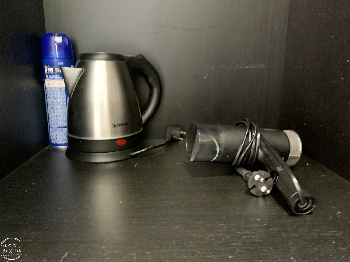 弘大飯店首選∥弘大設計師飯店(Hotel The Designers Hongdae),鄰近地鐵與商圈超方便︱雙人床,有浴缸可泡澡,簡約乾淨︱交通方便、環境舒適、CP值超高的首爾住宿推薦 - 第32張圖 Hotel The Designers Hongdae