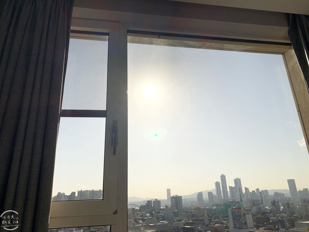 弘大飯店首選∥弘大設計師飯店(Hotel The Designers Hongdae),鄰近地鐵與商圈超方便︱雙人床,有浴缸可泡澡,簡約乾淨︱交通方便、環境舒適、CP值超高的首爾住宿推薦 - 第38張圖 Hotel The Designers Hongdae