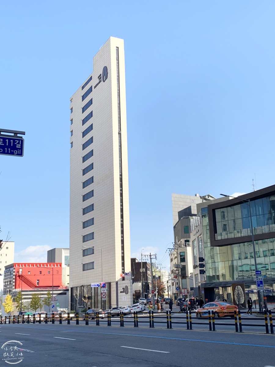 弘大飯店首選∥弘大設計師飯店(Hotel The Designers Hongdae),鄰近地鐵與商圈超方便︱雙人床,有浴缸可泡澡,簡約乾淨︱交通方便、環境舒適、CP值超高的首爾住宿推薦 - 第41張圖 Hotel The Designers Hongdae