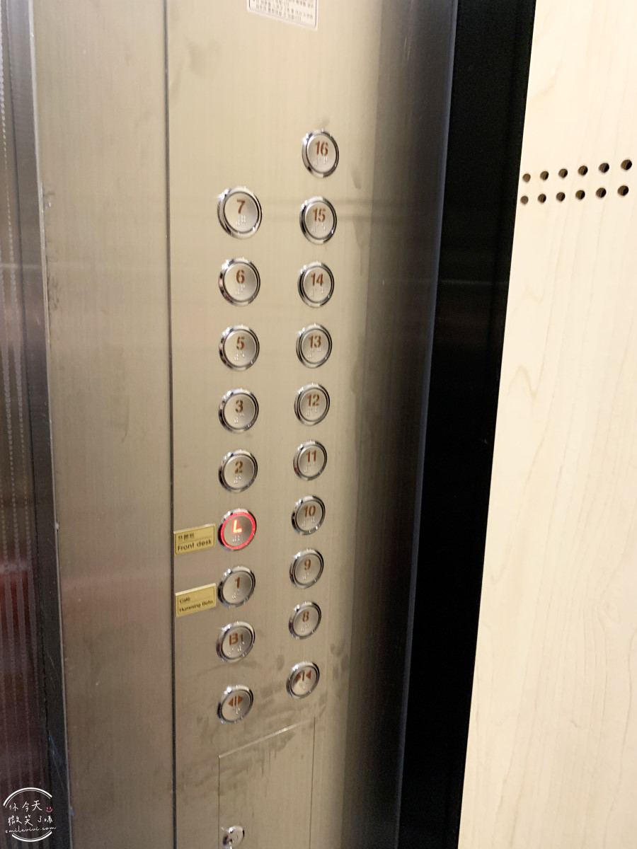 弘大飯店首選∥弘大設計師飯店(Hotel The Designers Hongdae),鄰近地鐵與商圈超方便︱雙人床,有浴缸可泡澡,簡約乾淨︱交通方便、環境舒適、CP值超高的首爾住宿推薦 - 第9張圖 Hotel The Designers Hongdae