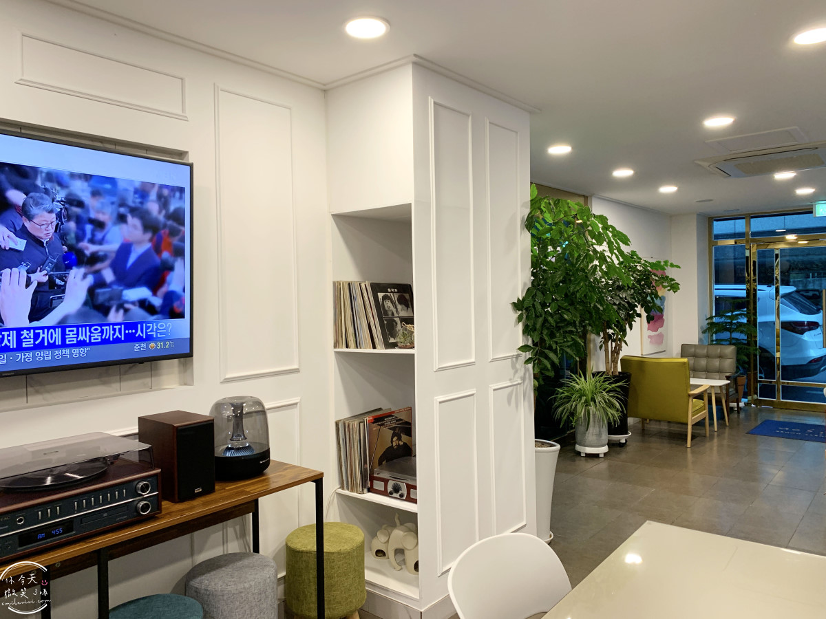 慶州住宿推薦∥Maison mini Hotel(메종 미니호텔 & 게스트하우스)兩小床房型含早餐,共用廚房︱近皇理團路,CP值超高的平價旅宿! - 第14張圖 Maison mini Hotel