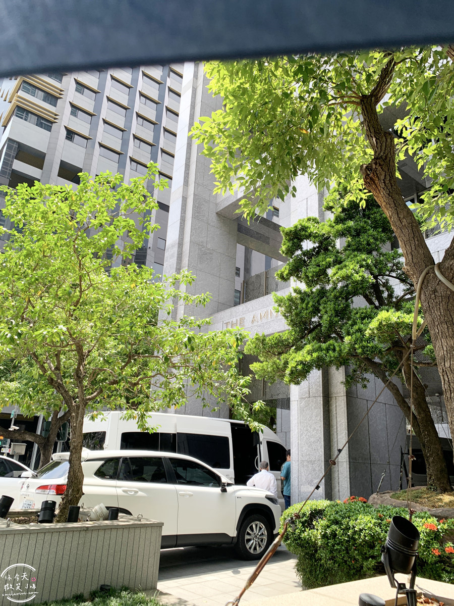 高雄最夢幻早午餐∥然一酒店 THE AMNIS 28 樓 雲垂樓︱干貝海鮮墨魚麵+精緻自助吧+氣泡酒暢飲的完美週末!六款主餐任選x鼎泰豐聯名,奢華菜單一次看! - 第2張圖 In Jade Lounge