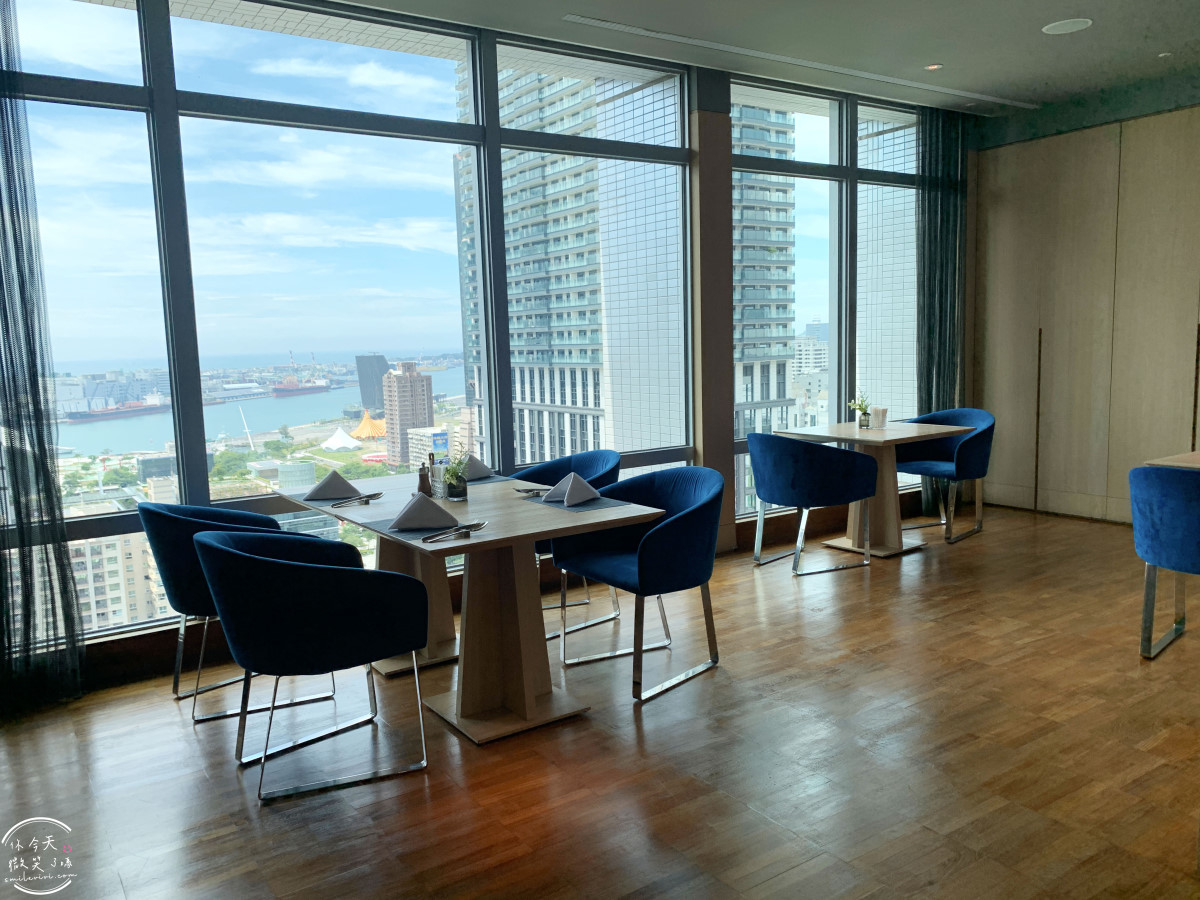 高雄最夢幻早午餐∥然一酒店 THE AMNIS 28 樓 雲垂樓︱干貝海鮮墨魚麵+精緻自助吧+氣泡酒暢飲的完美週末!六款主餐任選x鼎泰豐聯名,奢華菜單一次看! - 第9張圖 In Jade Lounge