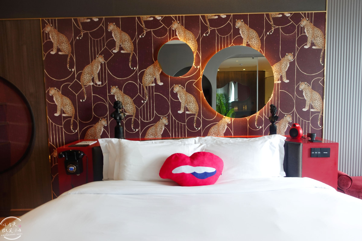 曼谷住宿推薦∥The Fig Lobby 曼谷無花果大堂酒店，曼谷最潮藝術飯店，拍照控必住！各房型分享，價格親民、游泳池、早餐、酒吧設施超完善︱入住一間會讓你「捨不得退房」的藝術旅館