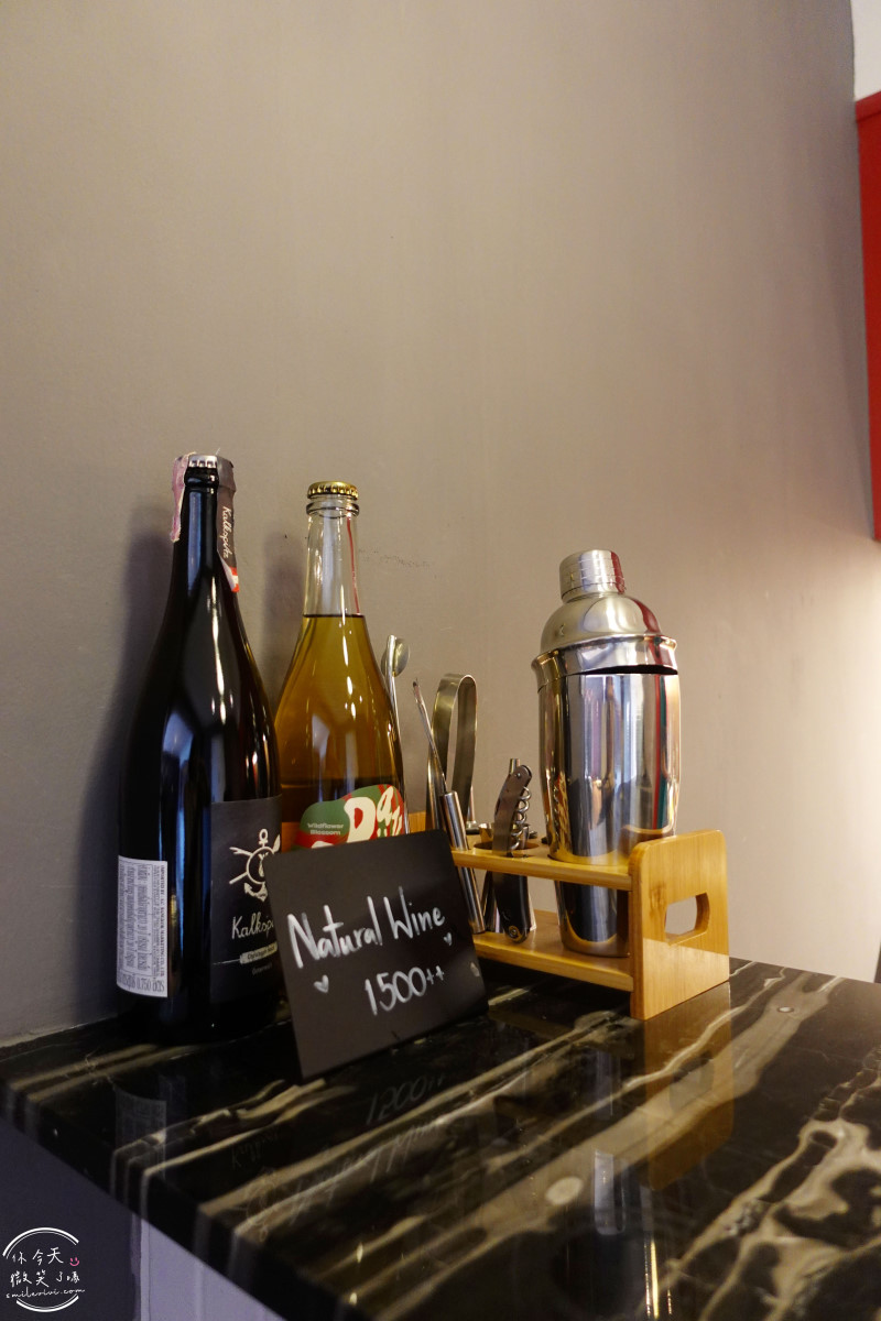 曼谷住宿推薦∥The Fig Lobby 曼谷無花果大堂酒店，曼谷最潮藝術飯店，拍照控必住！各房型分享，價格親民、游泳池、早餐、酒吧設施超完善︱入住一間會讓你「捨不得退房」的藝術旅館