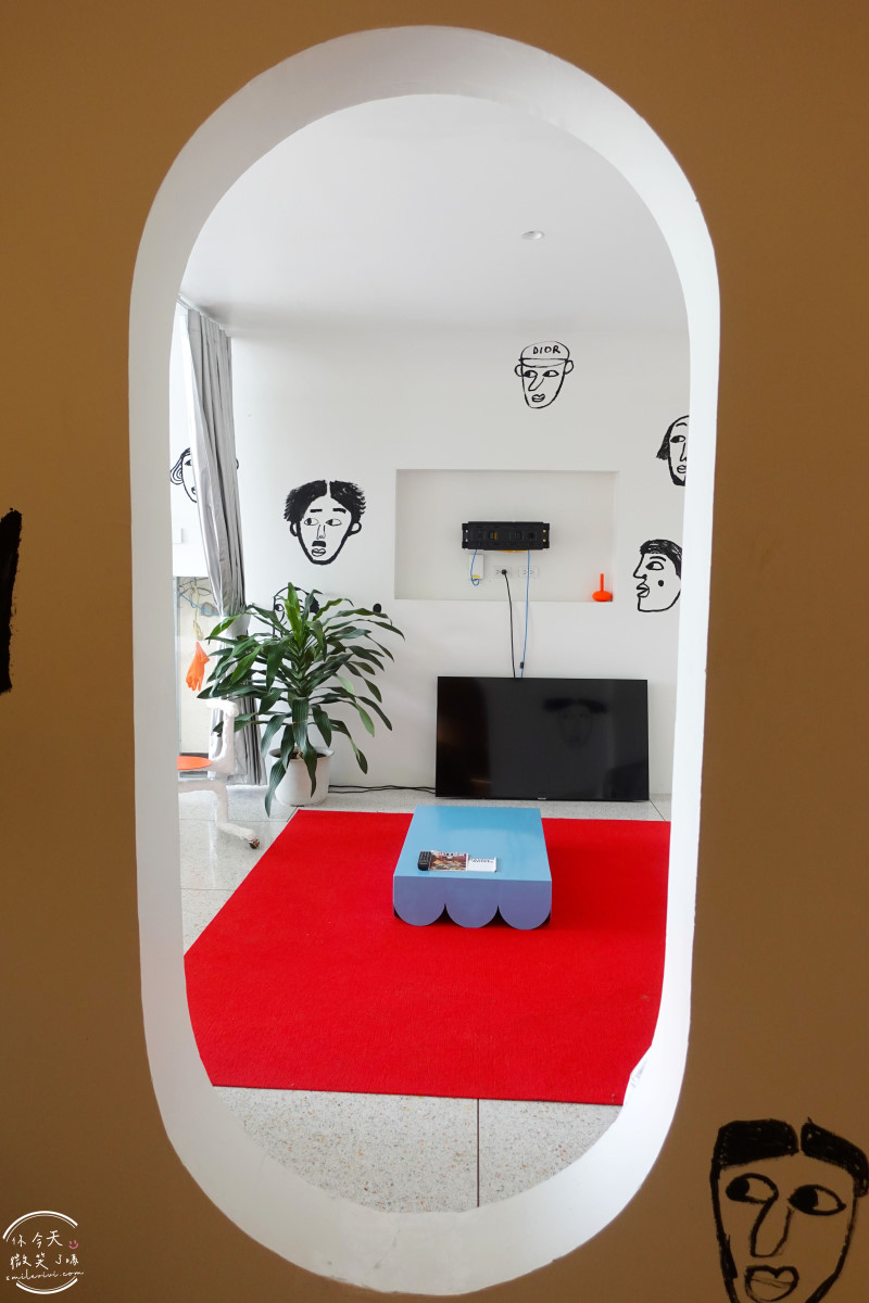 曼谷住宿推薦∥The Fig Lobby 曼谷無花果大堂酒店，曼谷最潮藝術飯店，拍照控必住！各房型分享，價格親民、游泳池、早餐、酒吧設施超完善︱入住一間會讓你「捨不得退房」的藝術旅館