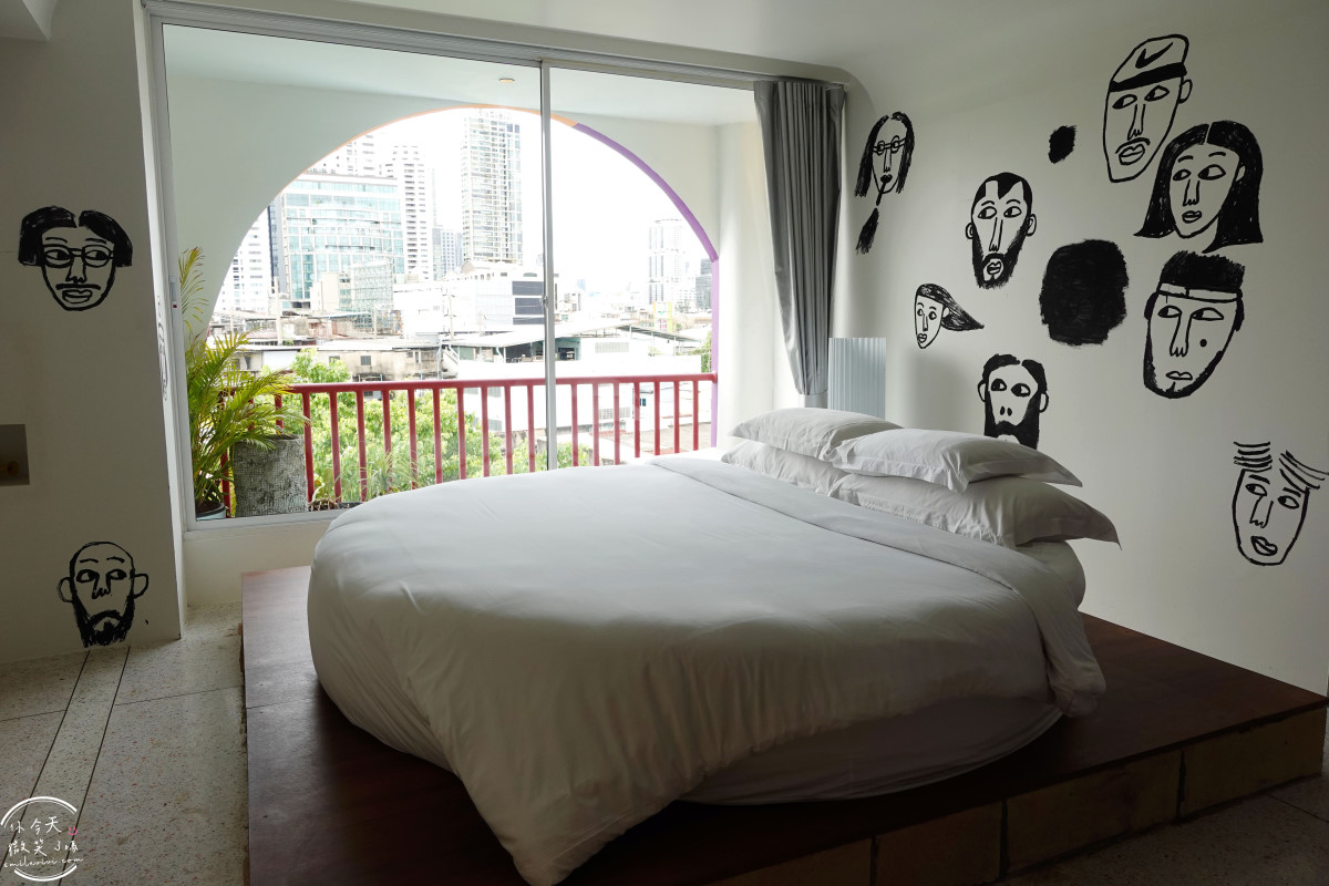 曼谷住宿推薦∥The Fig Lobby 曼谷無花果大堂酒店，曼谷最潮藝術飯店，拍照控必住！各房型分享，價格親民、游泳池、早餐、酒吧設施超完善︱入住一間會讓你「捨不得退房」的藝術旅館