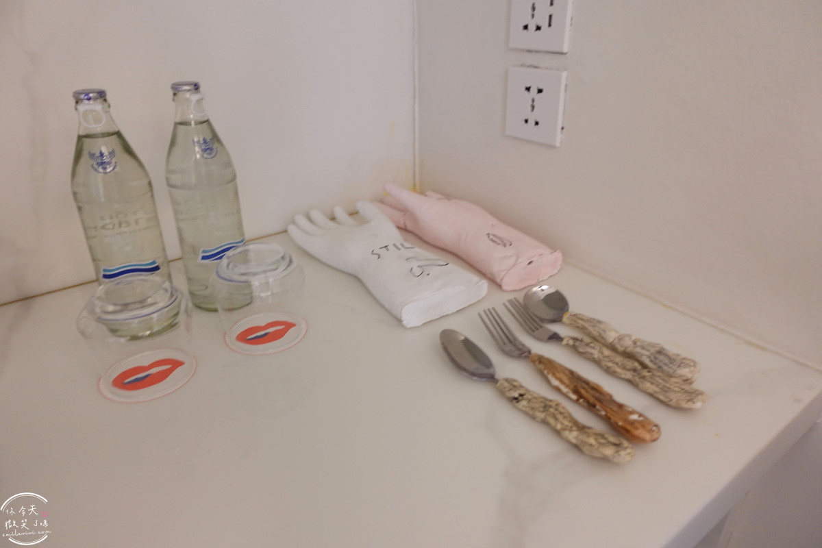 曼谷住宿推薦∥The Fig Lobby 曼谷無花果大堂酒店，曼谷最潮藝術飯店，拍照控必住！各房型分享，價格親民、游泳池、早餐、酒吧設施超完善︱入住一間會讓你「捨不得退房」的藝術旅館