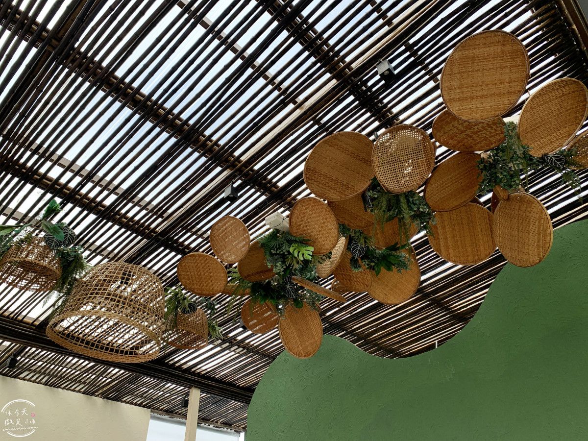 曼谷住宿推薦∥The Fig Lobby 曼谷無花果大堂酒店，曼谷最潮藝術飯店，拍照控必住！各房型分享，價格親民、游泳池、早餐、酒吧設施超完善︱入住一間會讓你「捨不得退房」的藝術旅館