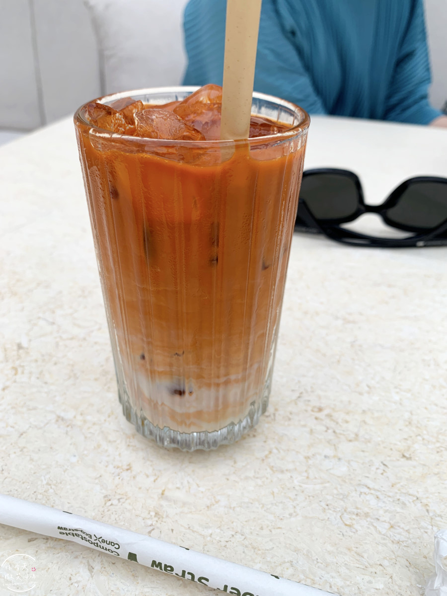 曼谷住宿推薦∥The Fig Lobby 曼谷無花果大堂酒店，曼谷最潮藝術飯店，拍照控必住！各房型分享，價格親民、游泳池、早餐、酒吧設施超完善︱入住一間會讓你「捨不得退房」的藝術旅館