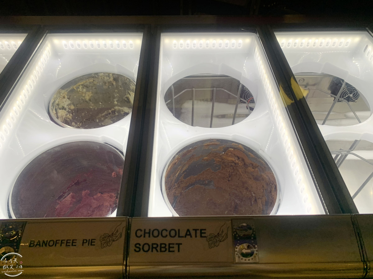 曼谷住宿推薦∥The Fig Lobby 曼谷無花果大堂酒店，曼谷最潮藝術飯店，拍照控必住！各房型分享，價格親民、游泳池、早餐、酒吧設施超完善︱入住一間會讓你「捨不得退房」的藝術旅館