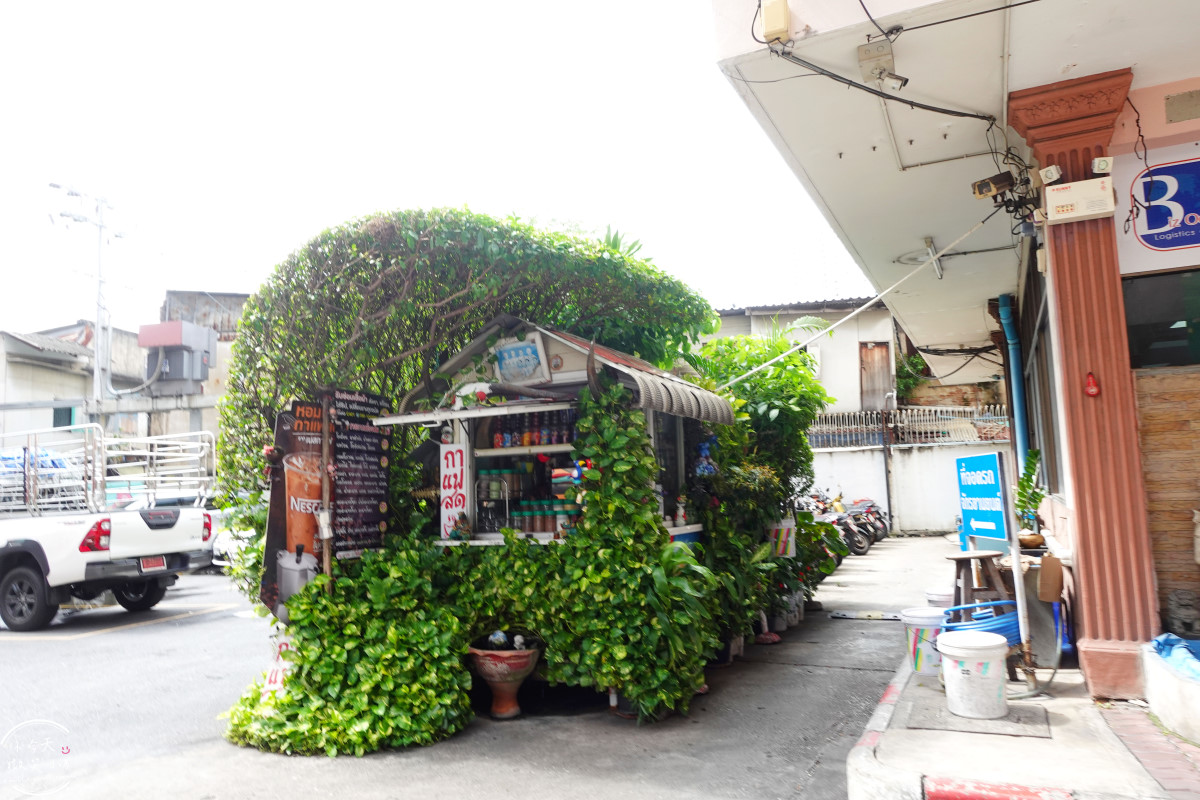 曼谷住宿推薦∥The Fig Lobby 曼谷無花果大堂酒店，曼谷最潮藝術飯店，拍照控必住！各房型分享，價格親民、游泳池、早餐、酒吧設施超完善︱入住一間會讓你「捨不得退房」的藝術旅館