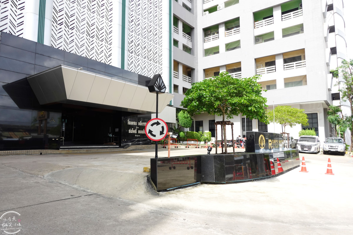 曼谷住宿推薦∥The Fig Lobby 曼谷無花果大堂酒店，曼谷最潮藝術飯店，拍照控必住！各房型分享，價格親民、游泳池、早餐、酒吧設施超完善︱入住一間會讓你「捨不得退房」的藝術旅館