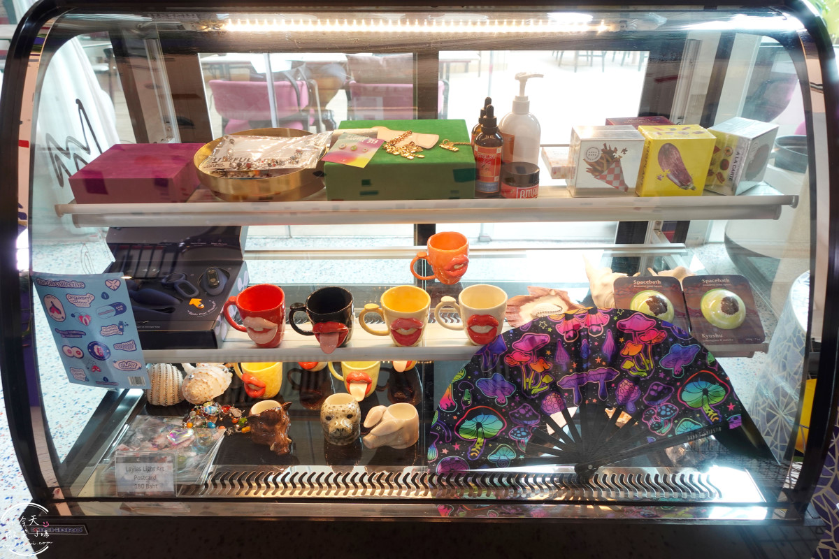 曼谷住宿推薦∥The Fig Lobby 曼谷無花果大堂酒店，曼谷最潮藝術飯店，拍照控必住！各房型分享，價格親民、游泳池、早餐、酒吧設施超完善︱入住一間會讓你「捨不得退房」的藝術旅館