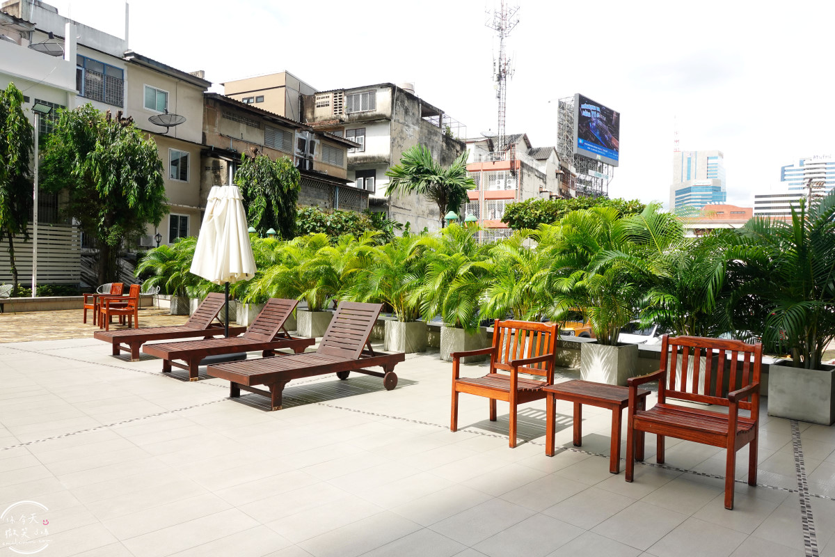 曼谷住宿推薦∥The Fig Lobby 曼谷無花果大堂酒店，曼谷最潮藝術飯店，拍照控必住！各房型分享，價格親民、游泳池、早餐、酒吧設施超完善︱入住一間會讓你「捨不得退房」的藝術旅館