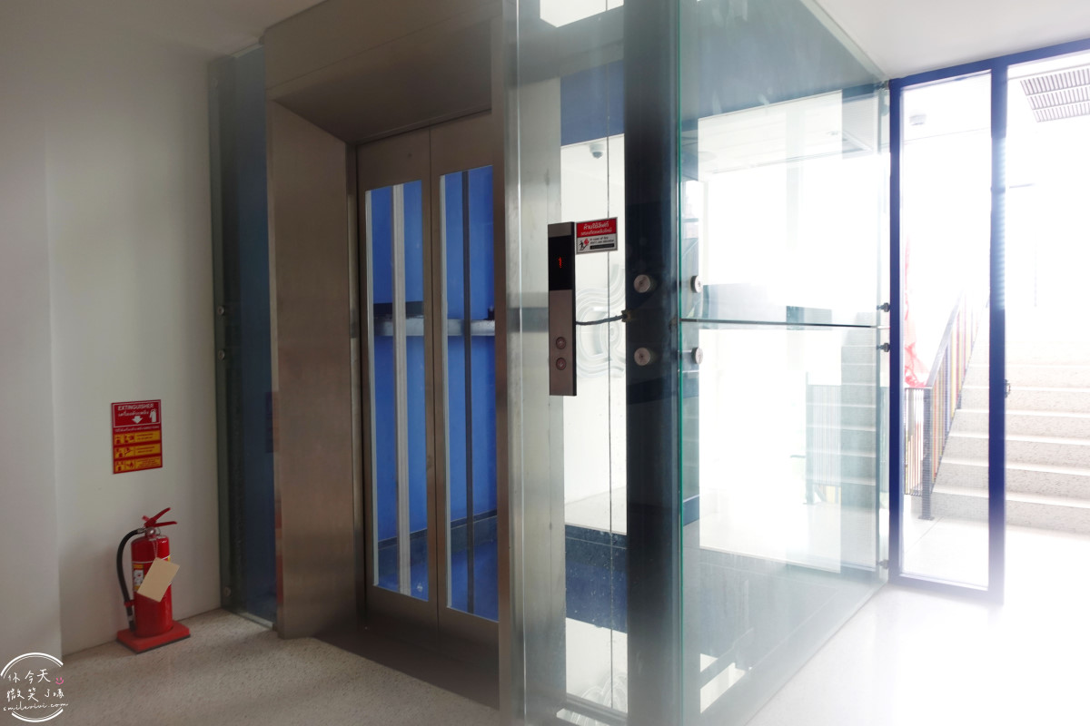 曼谷住宿推薦∥The Fig Lobby 曼谷無花果大堂酒店，曼谷最潮藝術飯店，拍照控必住！各房型分享，價格親民、游泳池、早餐、酒吧設施超完善︱入住一間會讓你「捨不得退房」的藝術旅館