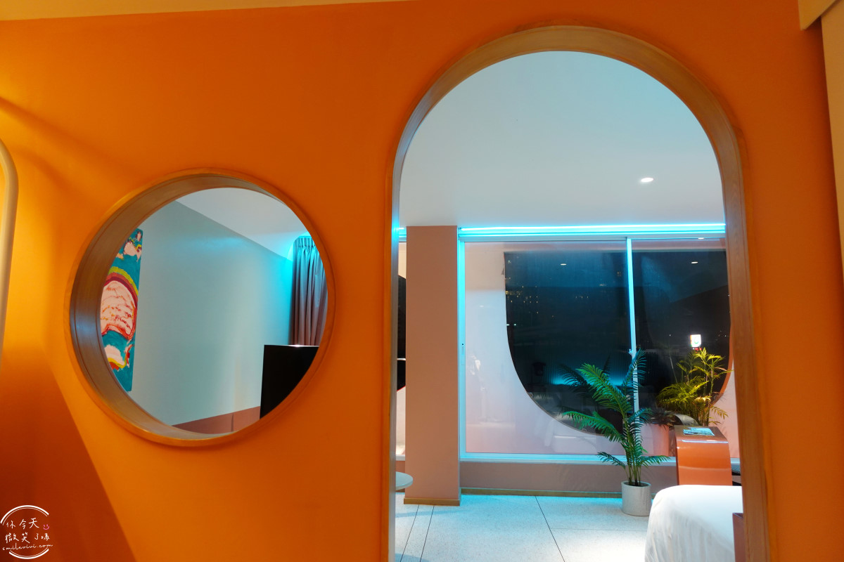 曼谷住宿推薦∥The Fig Lobby 曼谷無花果大堂酒店，曼谷最潮藝術飯店，拍照控必住！各房型分享，價格親民、游泳池、早餐、酒吧設施超完善︱入住一間會讓你「捨不得退房」的藝術旅館