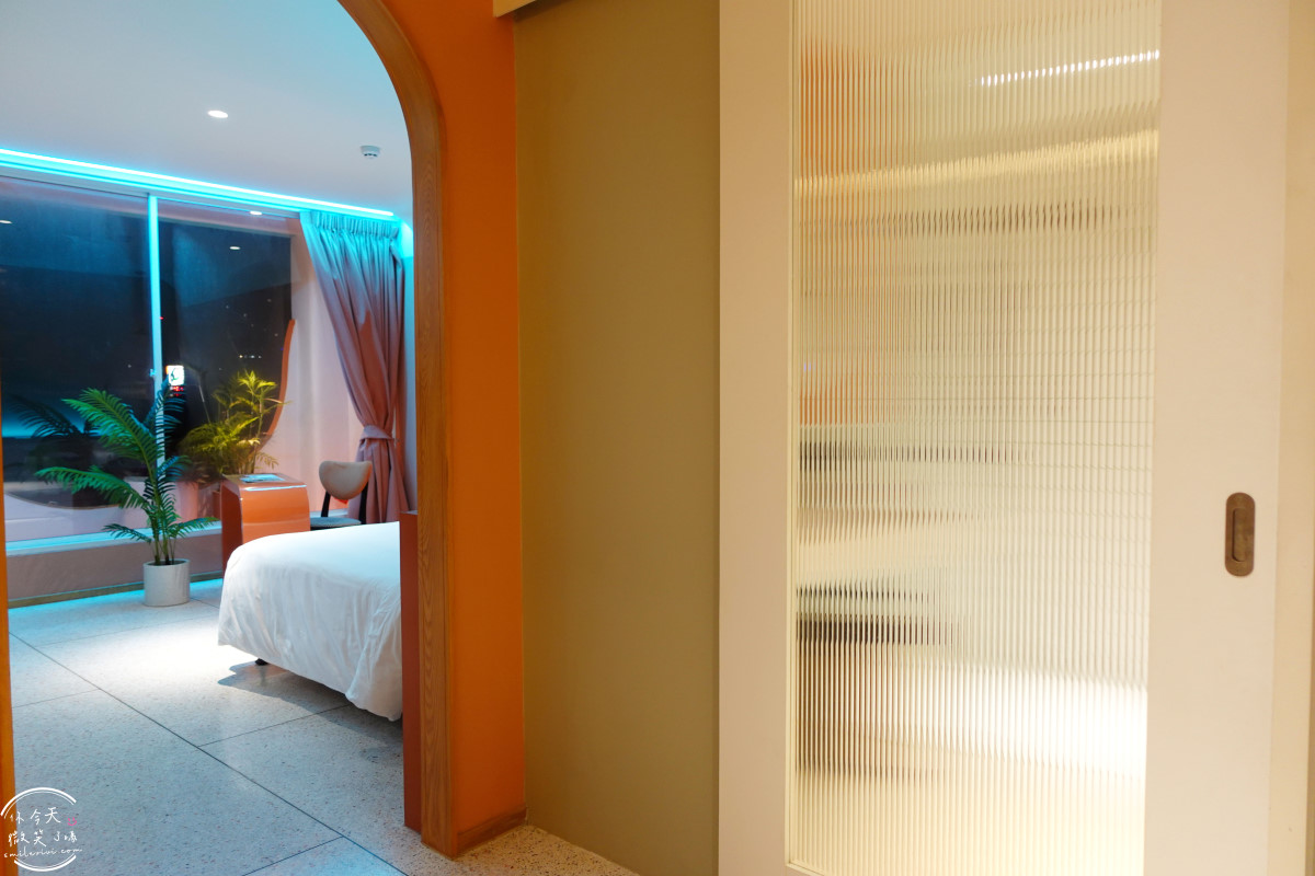 曼谷住宿推薦∥The Fig Lobby 曼谷無花果大堂酒店，曼谷最潮藝術飯店，拍照控必住！各房型分享，價格親民、游泳池、早餐、酒吧設施超完善︱入住一間會讓你「捨不得退房」的藝術旅館