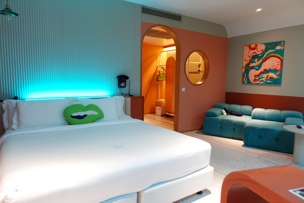 曼谷住宿推薦∥The Fig Lobby 曼谷無花果大堂酒店，曼谷最潮藝術飯店，拍照控必住！各房型分享，價格親民、游泳池、早餐、酒吧設施超完善︱入住一間會讓你「捨不得退房」的藝術旅館