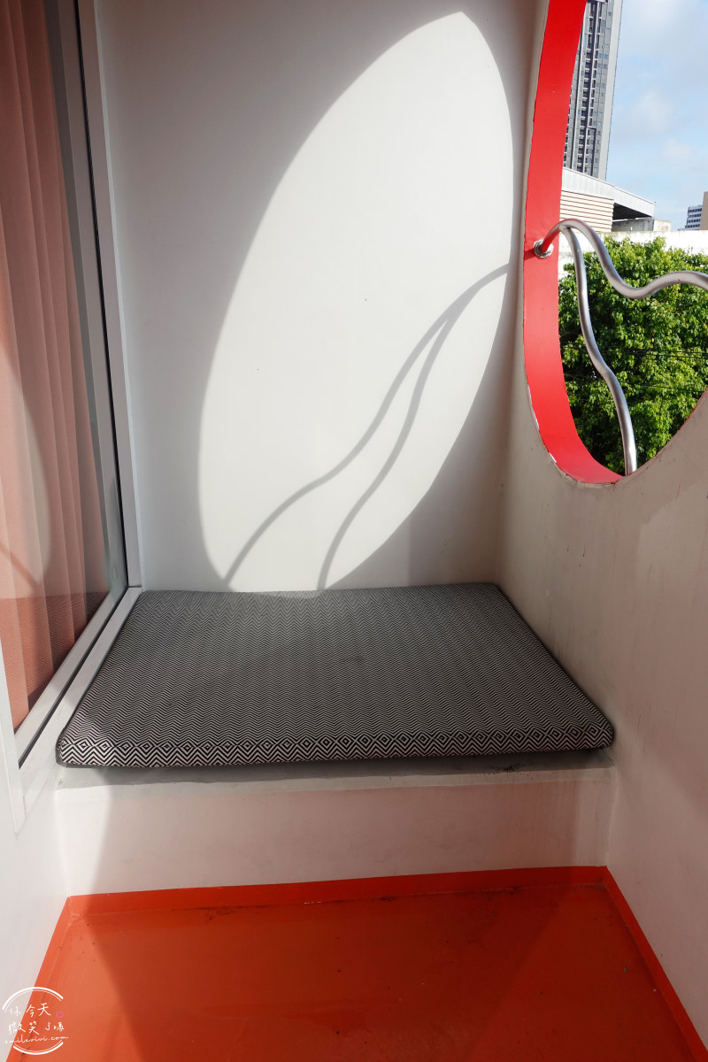 曼谷住宿推薦∥The Fig Lobby 曼谷無花果大堂酒店，曼谷最潮藝術飯店，拍照控必住！各房型分享，價格親民、游泳池、早餐、酒吧設施超完善︱入住一間會讓你「捨不得退房」的藝術旅館