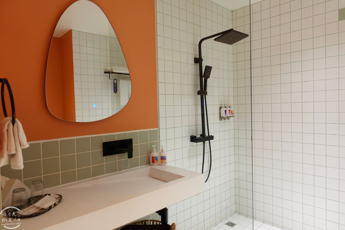 曼谷住宿推薦∥The Fig Lobby 曼谷無花果大堂酒店，曼谷最潮藝術飯店，拍照控必住！各房型分享，價格親民、游泳池、早餐、酒吧設施超完善︱入住一間會讓你「捨不得退房」的藝術旅館