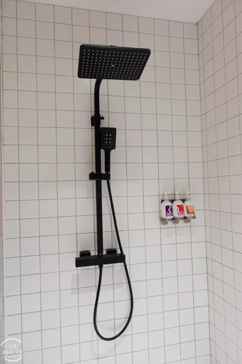 曼谷住宿推薦∥The Fig Lobby 曼谷無花果大堂酒店，曼谷最潮藝術飯店，拍照控必住！各房型分享，價格親民、游泳池、早餐、酒吧設施超完善︱入住一間會讓你「捨不得退房」的藝術旅館