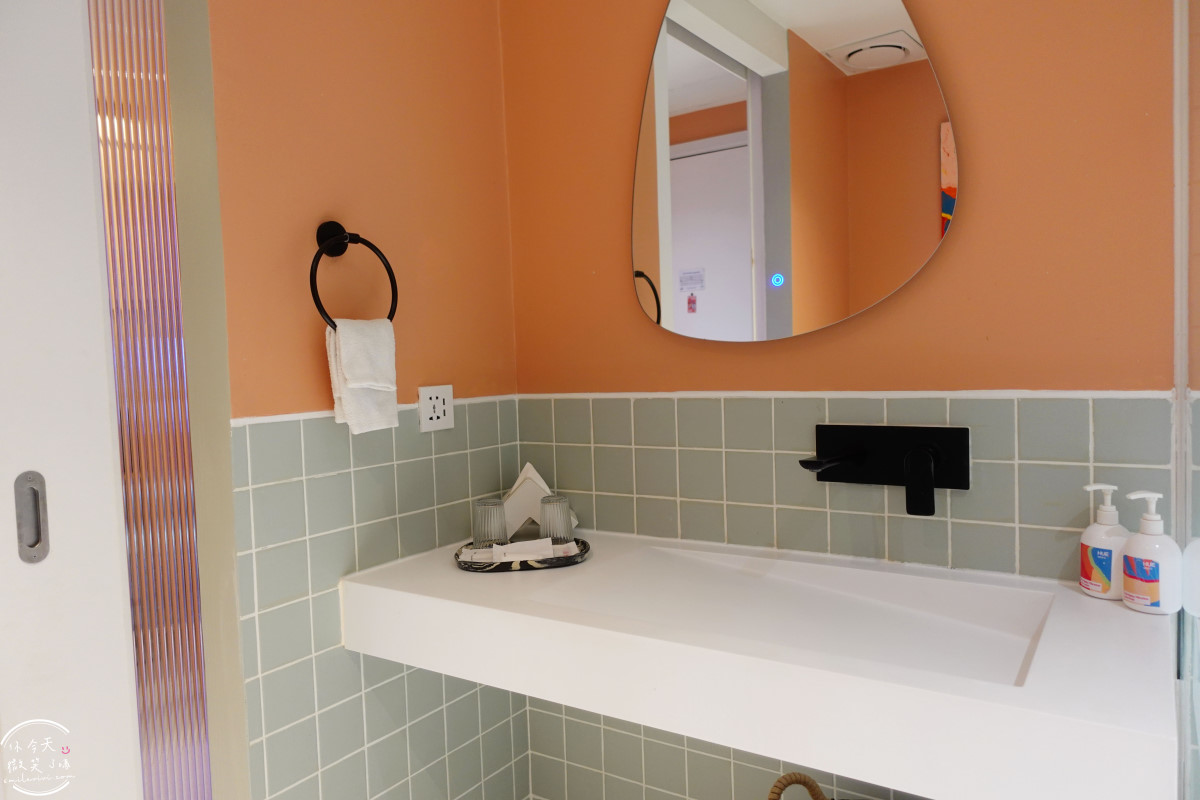 曼谷住宿推薦∥The Fig Lobby 曼谷無花果大堂酒店，曼谷最潮藝術飯店，拍照控必住！各房型分享，價格親民、游泳池、早餐、酒吧設施超完善︱入住一間會讓你「捨不得退房」的藝術旅館