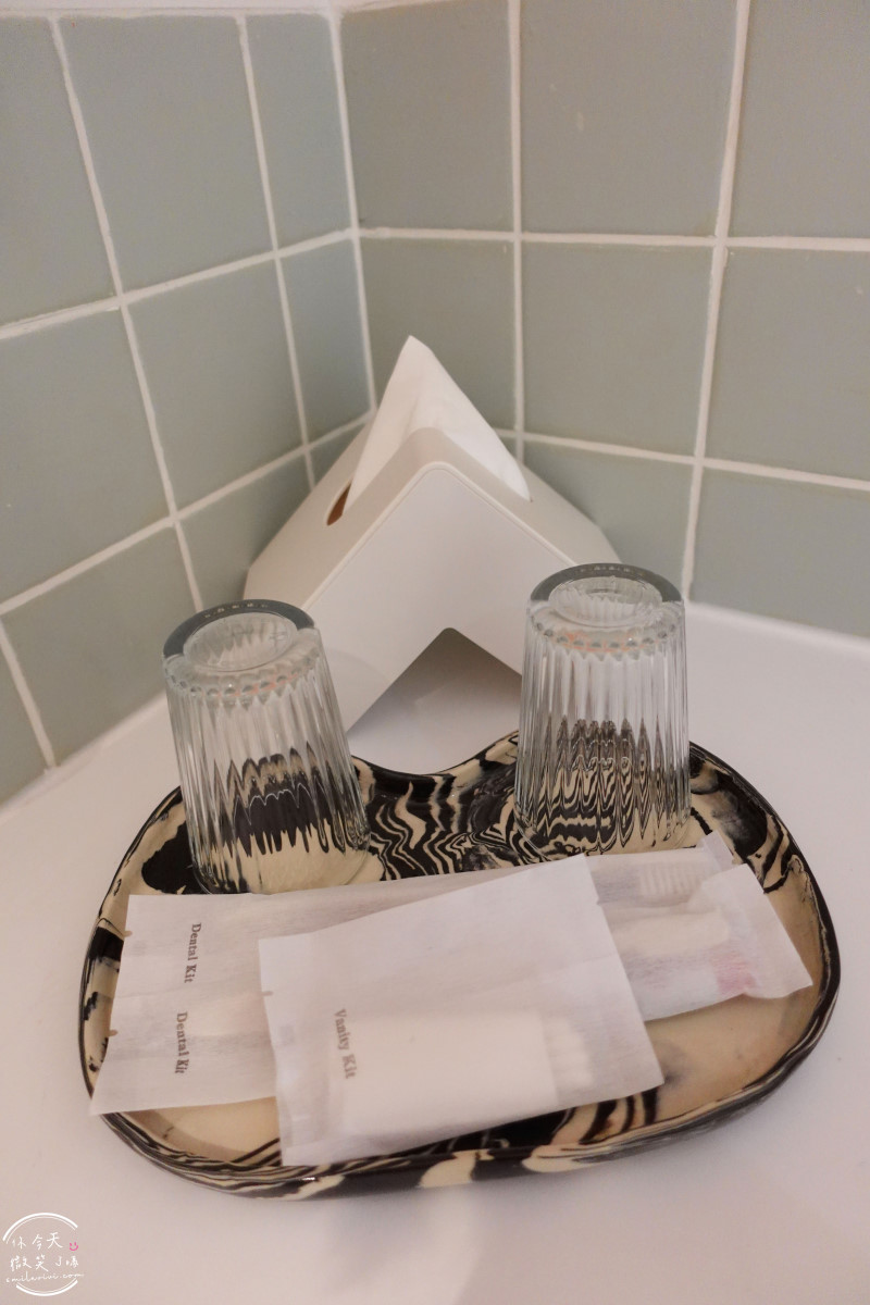 曼谷住宿推薦∥The Fig Lobby 曼谷無花果大堂酒店，曼谷最潮藝術飯店，拍照控必住！各房型分享，價格親民、游泳池、早餐、酒吧設施超完善︱入住一間會讓你「捨不得退房」的藝術旅館