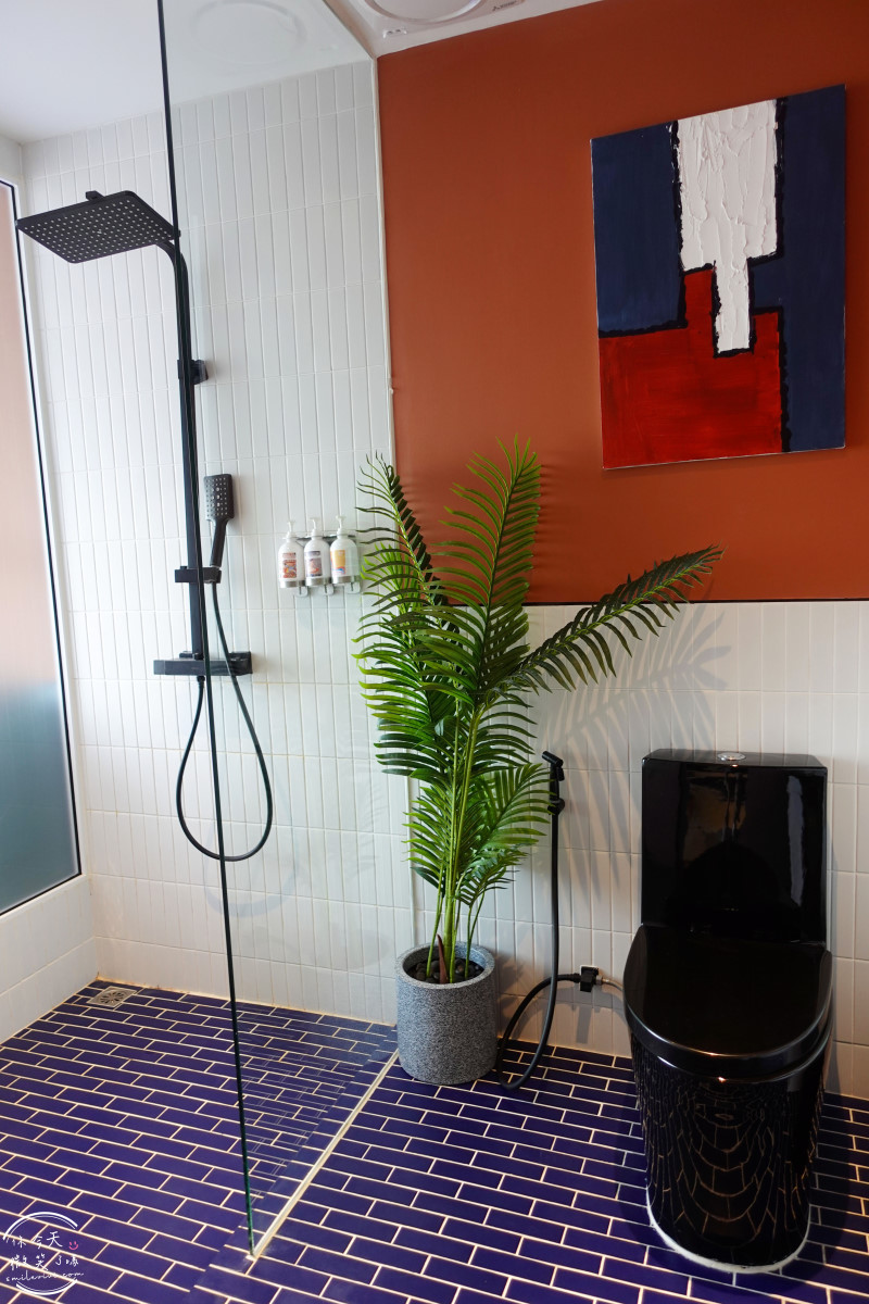 曼谷住宿推薦∥The Fig Lobby 曼谷無花果大堂酒店，曼谷最潮藝術飯店，拍照控必住！各房型分享，價格親民、游泳池、早餐、酒吧設施超完善︱入住一間會讓你「捨不得退房」的藝術旅館