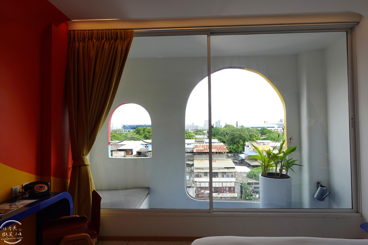 曼谷住宿推薦∥The Fig Lobby 曼谷無花果大堂酒店，曼谷最潮藝術飯店，拍照控必住！各房型分享，價格親民、游泳池、早餐、酒吧設施超完善︱入住一間會讓你「捨不得退房」的藝術旅館