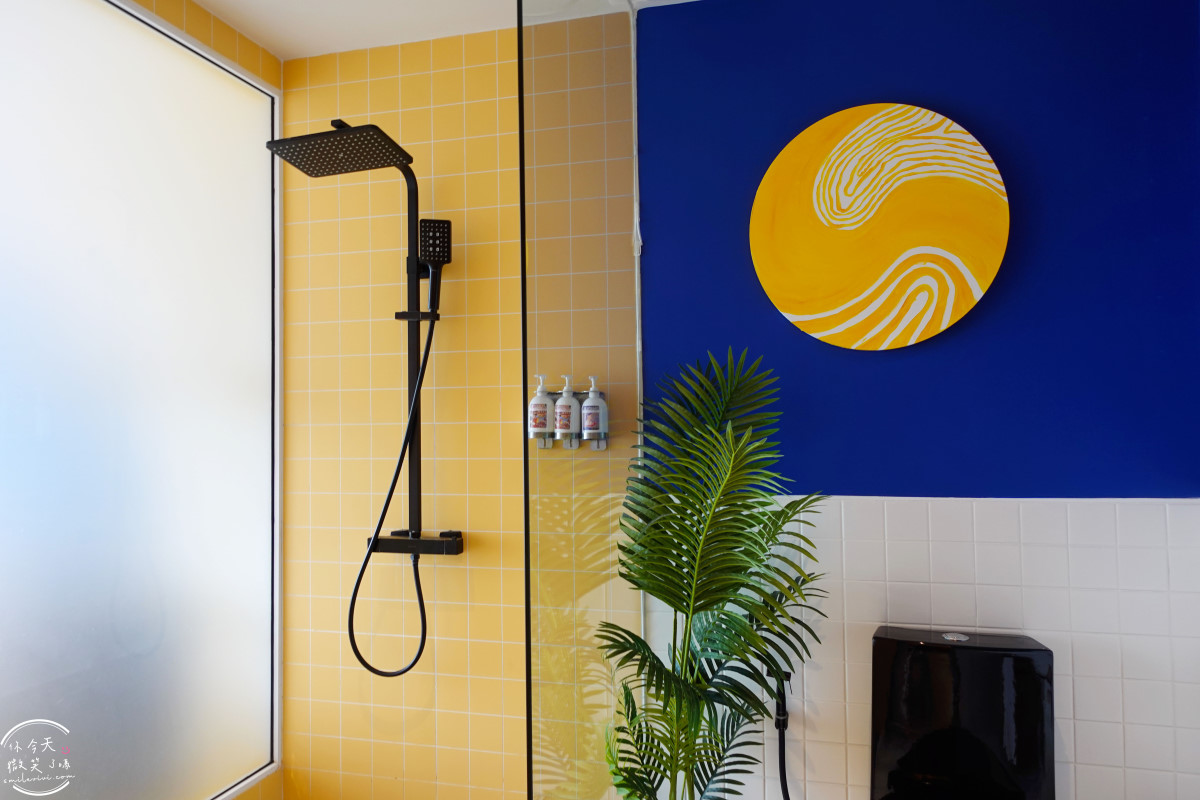 曼谷住宿推薦∥The Fig Lobby 曼谷無花果大堂酒店，曼谷最潮藝術飯店，拍照控必住！各房型分享，價格親民、游泳池、早餐、酒吧設施超完善︱入住一間會讓你「捨不得退房」的藝術旅館